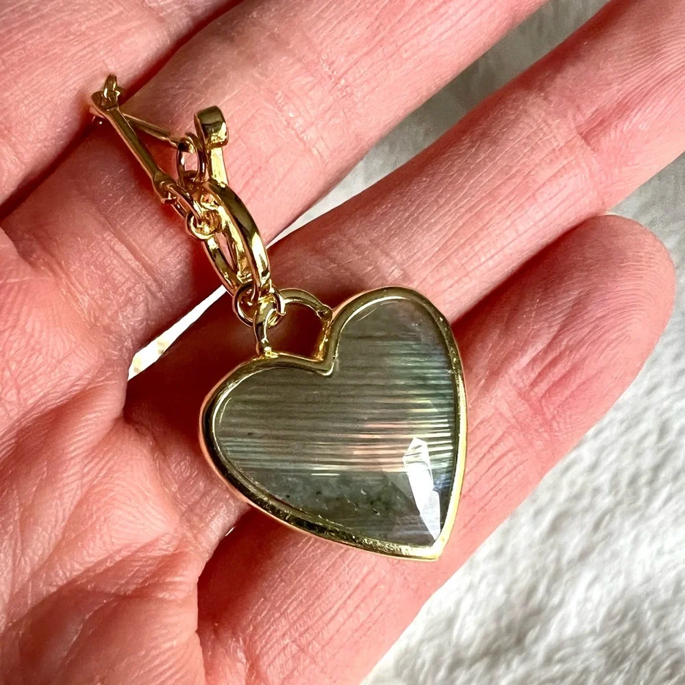 Choose from 10! 14k Subtle Flash Labradorite ❤️ Heart Toggle Necklace Pendant - Picture 3 of 15